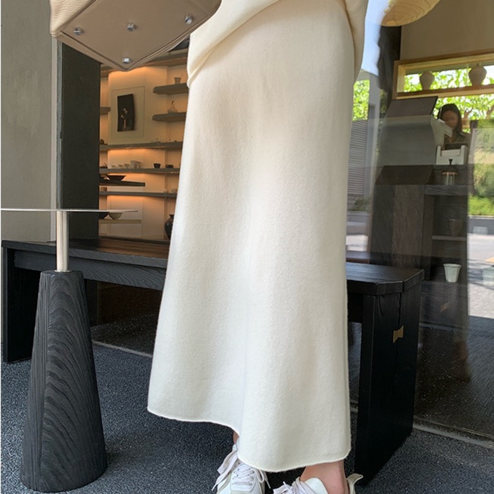 About Poem 100% wool skirt